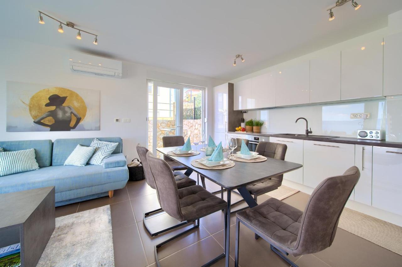 Villa Solis Lacus Modern Apartment - Private Heated Pool - Smart Tv Sky X - Free Parking Нивице Экстерьер фото